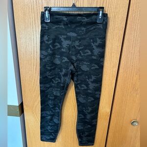 Fabletics PowerHolds Camo